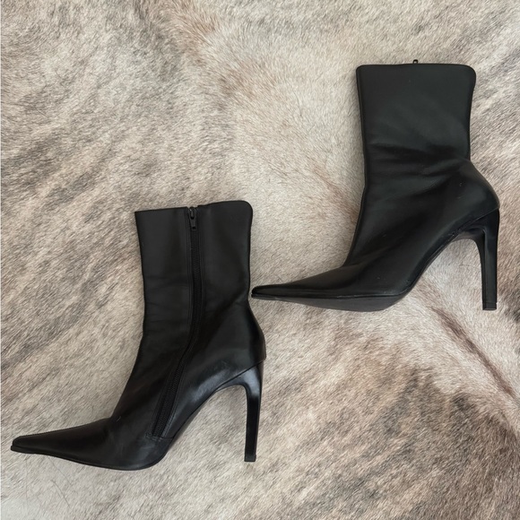 Steve Madden Triall Boots - Picture 2 of 6